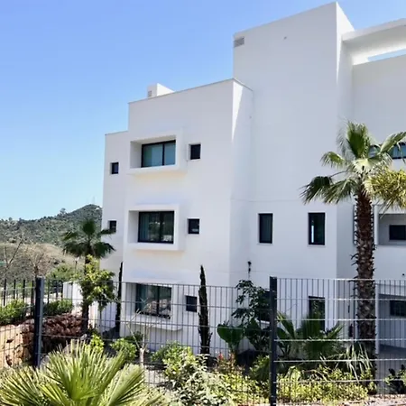 Apartment Luxurious 3 Beds, Palo Alto, Marbella